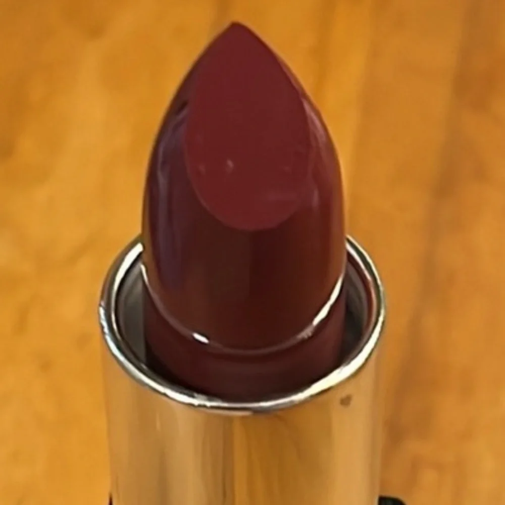 MONOGRAPHIC LIPSTICK
